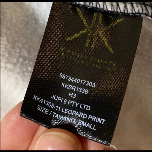 Kardashain Kollection Small Cheetah Print Jacket - Picture 10 of 11